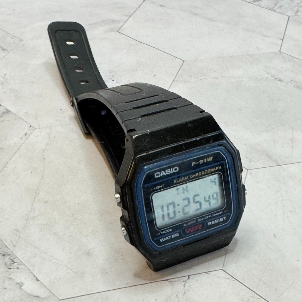 Vintage CasioF-91W Watch Model 593 Alarm Chronograph Light WORKS